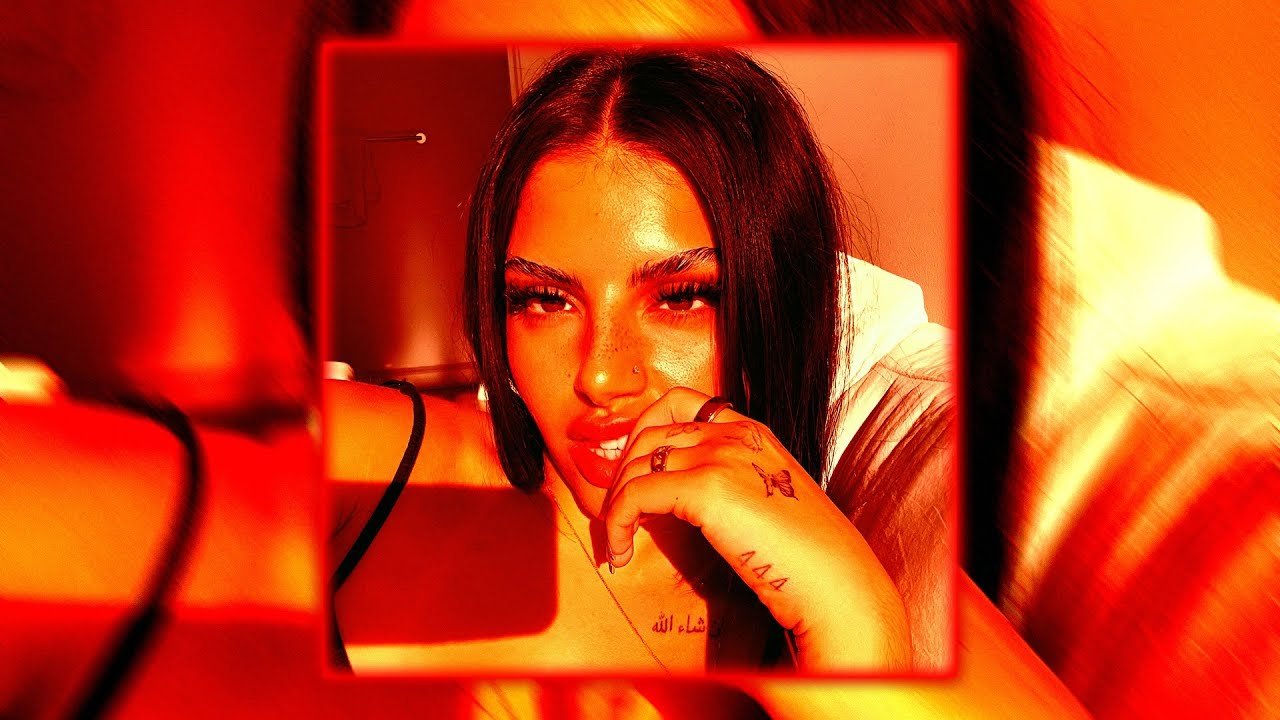 Bad Girls Listen to Techno Extended Mix