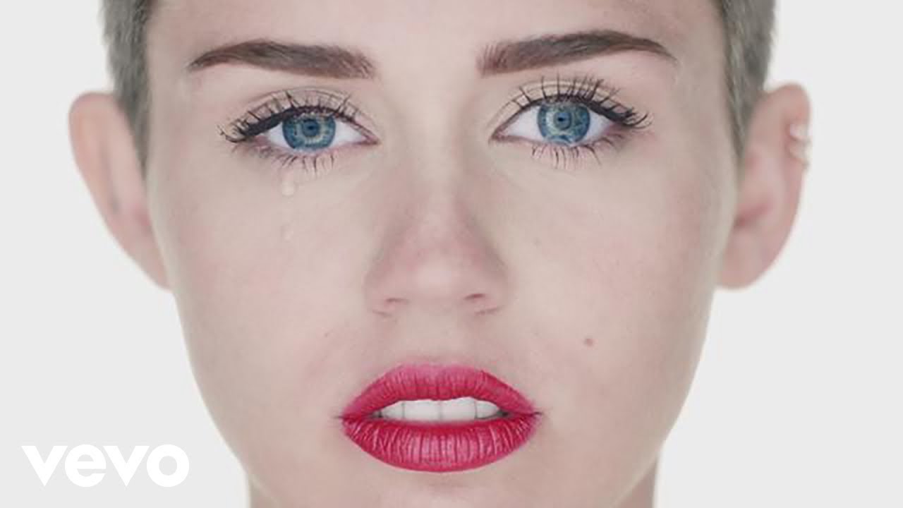Wrecking Ball (Official Video)