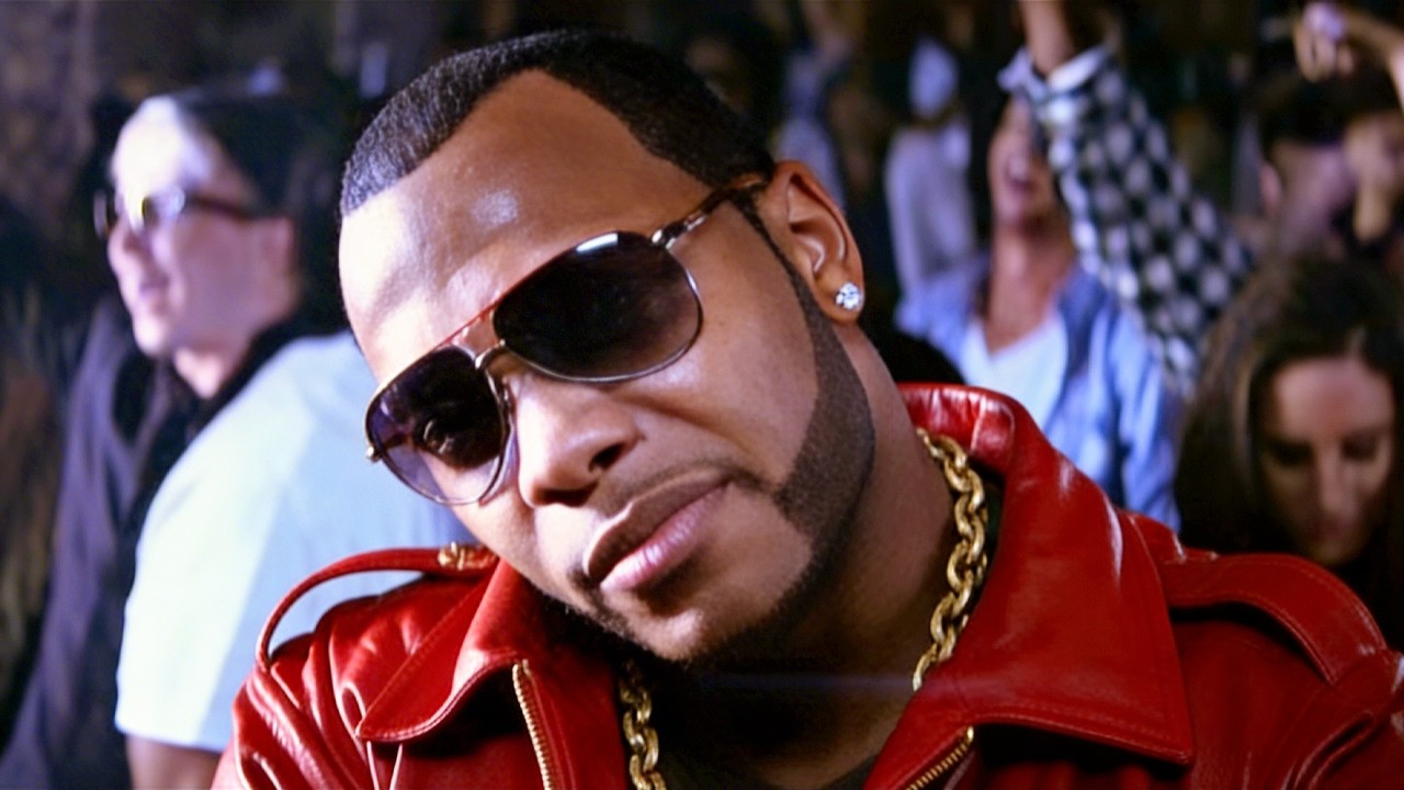 Club Can't Handle Me ft. David Guetta [Official Music Video]
