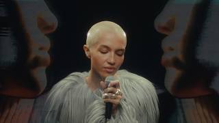 100